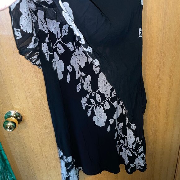 Eva Blue Asymmetrical Floral Black Dress with sequin flowers - Picture 5 of 7